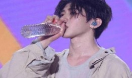 蔡徐坤被爆料整容了视频,视频揭秘颜值变化之谜